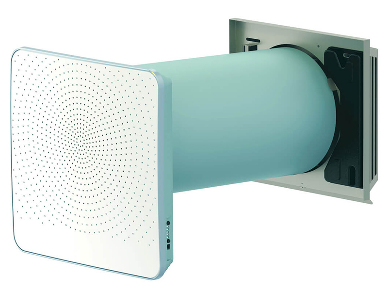 BRINK Air 70 Plus decentralizēts rekuperators ar perforētu priekšējo paneli un sienas kanālu.